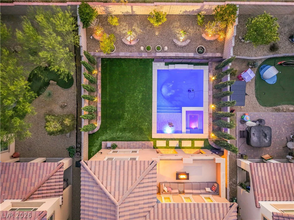 571 Signal Peak, Las Vegas, NV 89138