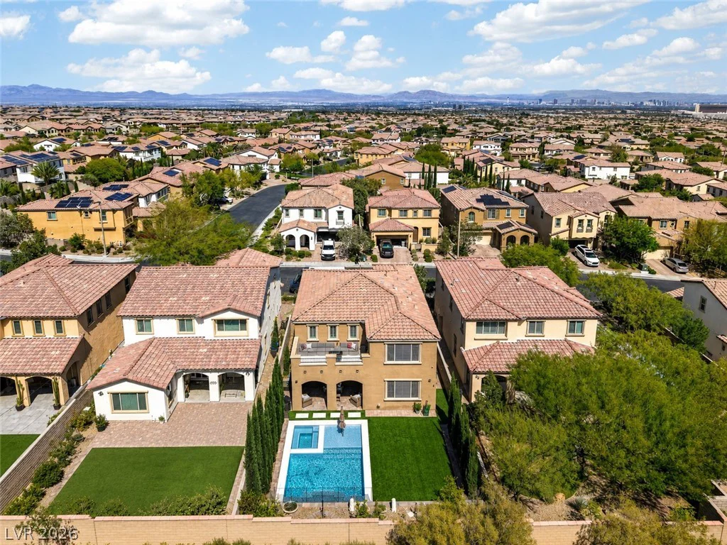 571 Signal Peak, Las Vegas, NV 89138