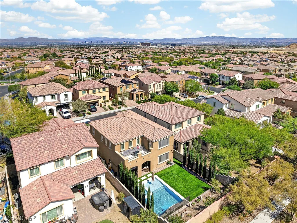 571 Signal Peak, Las Vegas, NV 89138