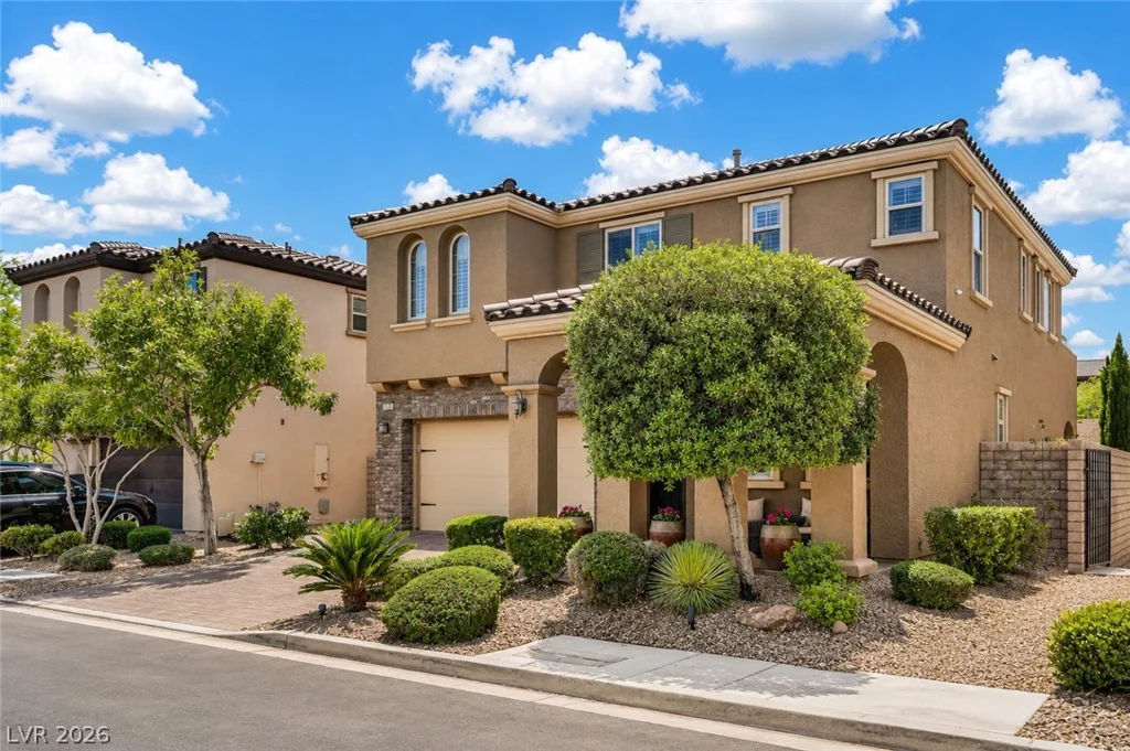 571 Signal Peak, Las Vegas, NV 89138