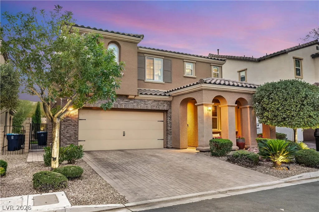 571 Signal Peak, Las Vegas, NV 89138