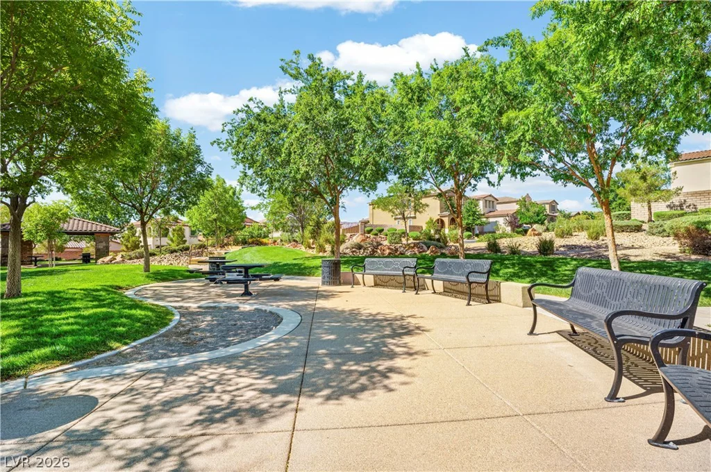 571 Signal Peak, Las Vegas, NV 89138