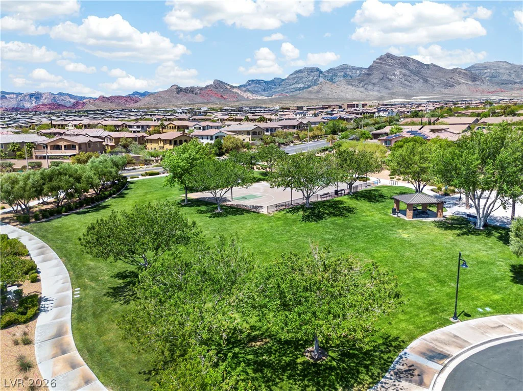 571 Signal Peak, Las Vegas, NV 89138