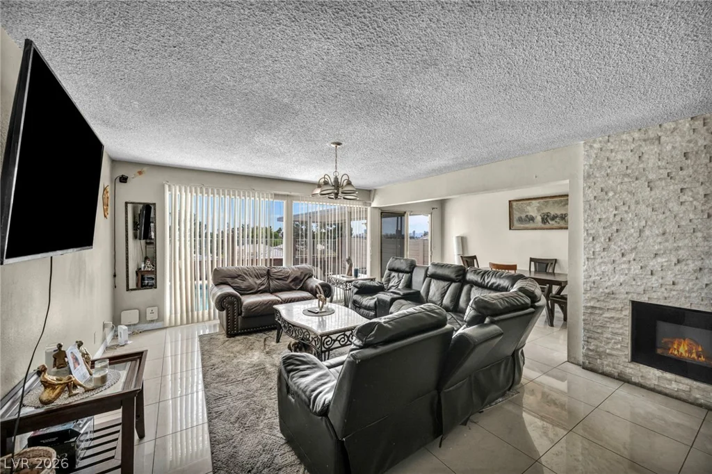 313 Falcon, Las Vegas, NV 89107
