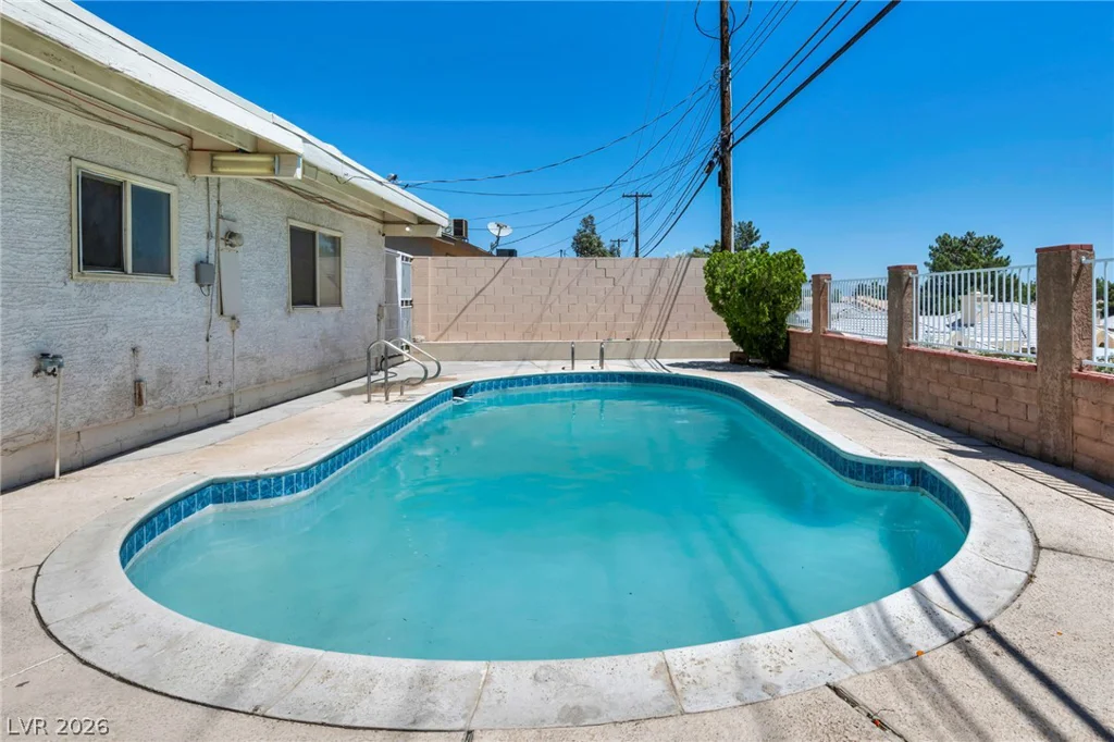 313 Falcon, Las Vegas, NV 89107