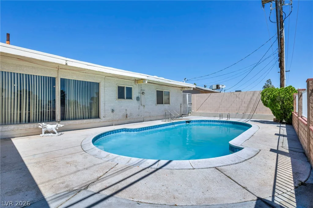 313 Falcon, Las Vegas, NV 89107