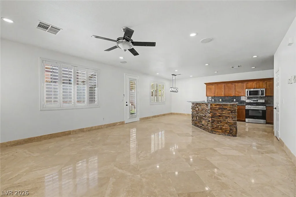 6772 Gold Yarrow, Las Vegas, NV 89148