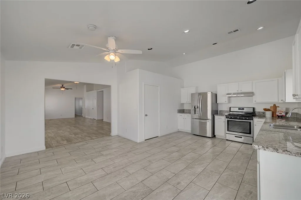 5561 Owens, Las Vegas, NV 89110
