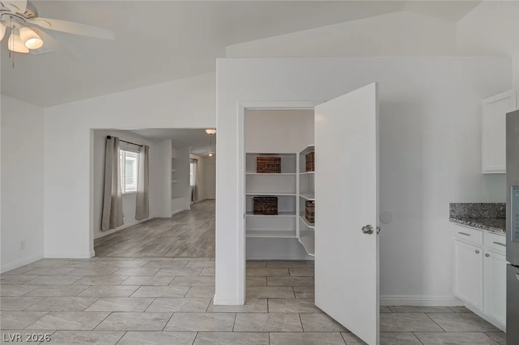 5561 Owens, Las Vegas, NV 89110