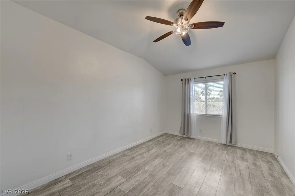 5561 Owens, Las Vegas, NV 89110