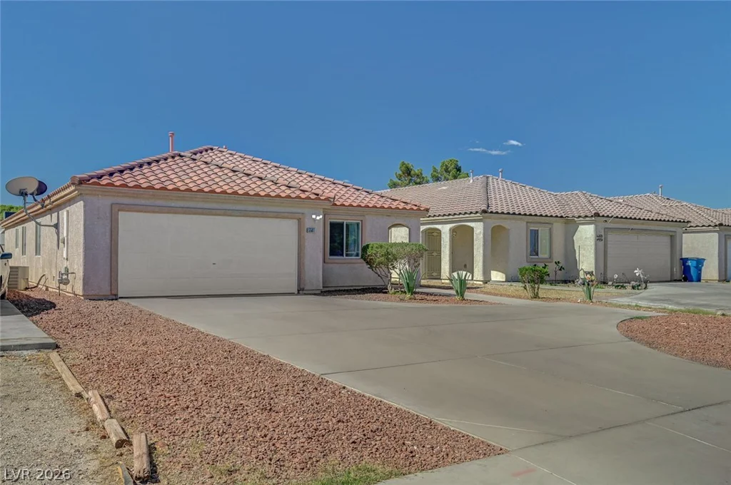 5561 Owens, Las Vegas, NV 89110