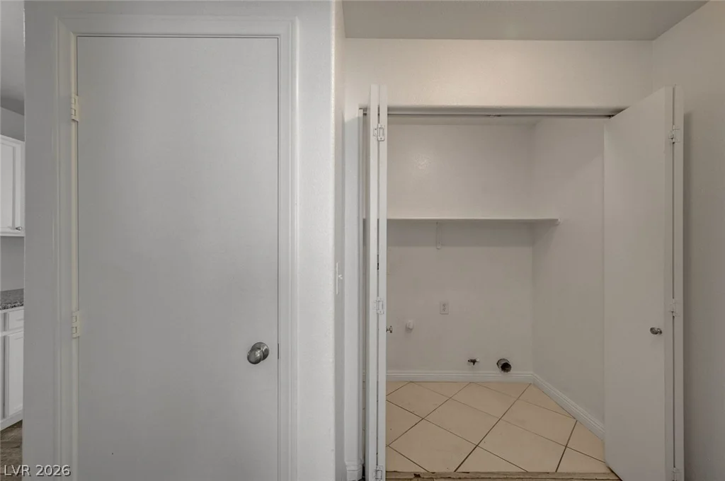 5561 Owens, Las Vegas, NV 89110