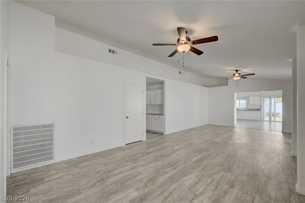5561 Owens, Las Vegas, NV 89110