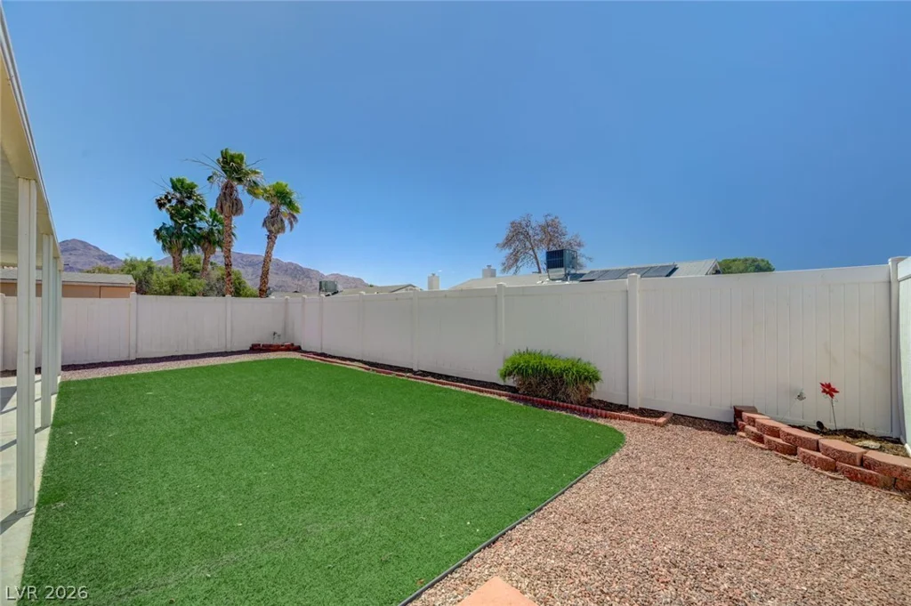 5561 Owens, Las Vegas, NV 89110
