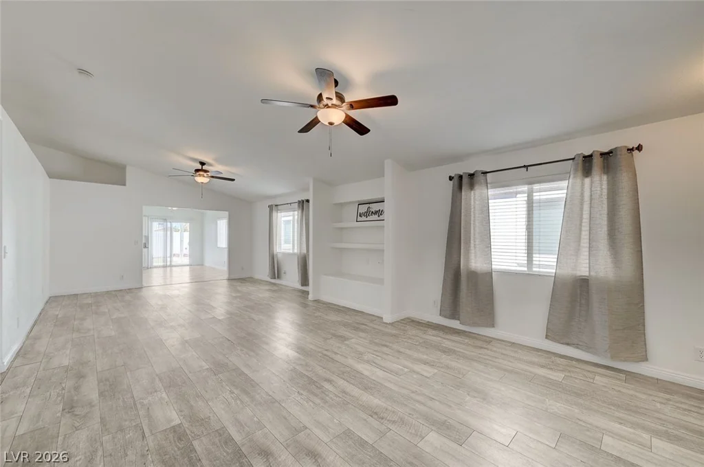 5561 Owens, Las Vegas, NV 89110