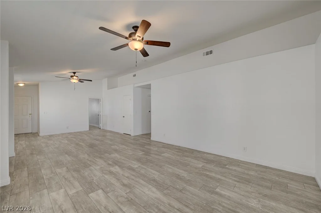 5561 Owens, Las Vegas, NV 89110