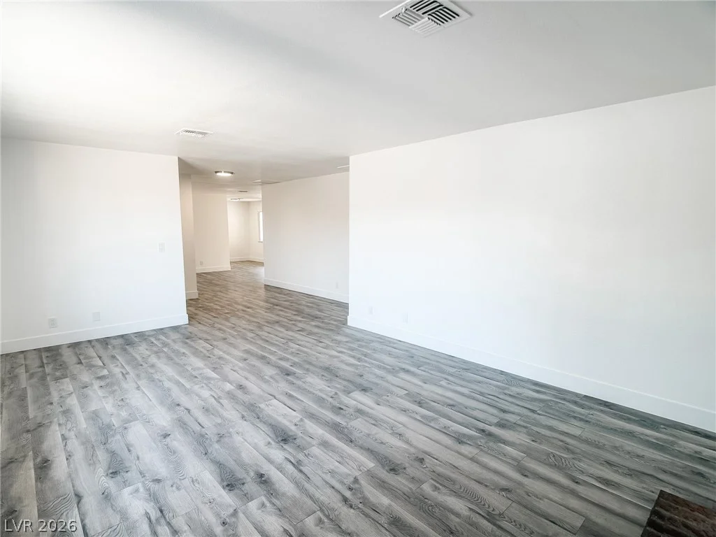6840 Casa Linda, Las Vegas, NV 89103