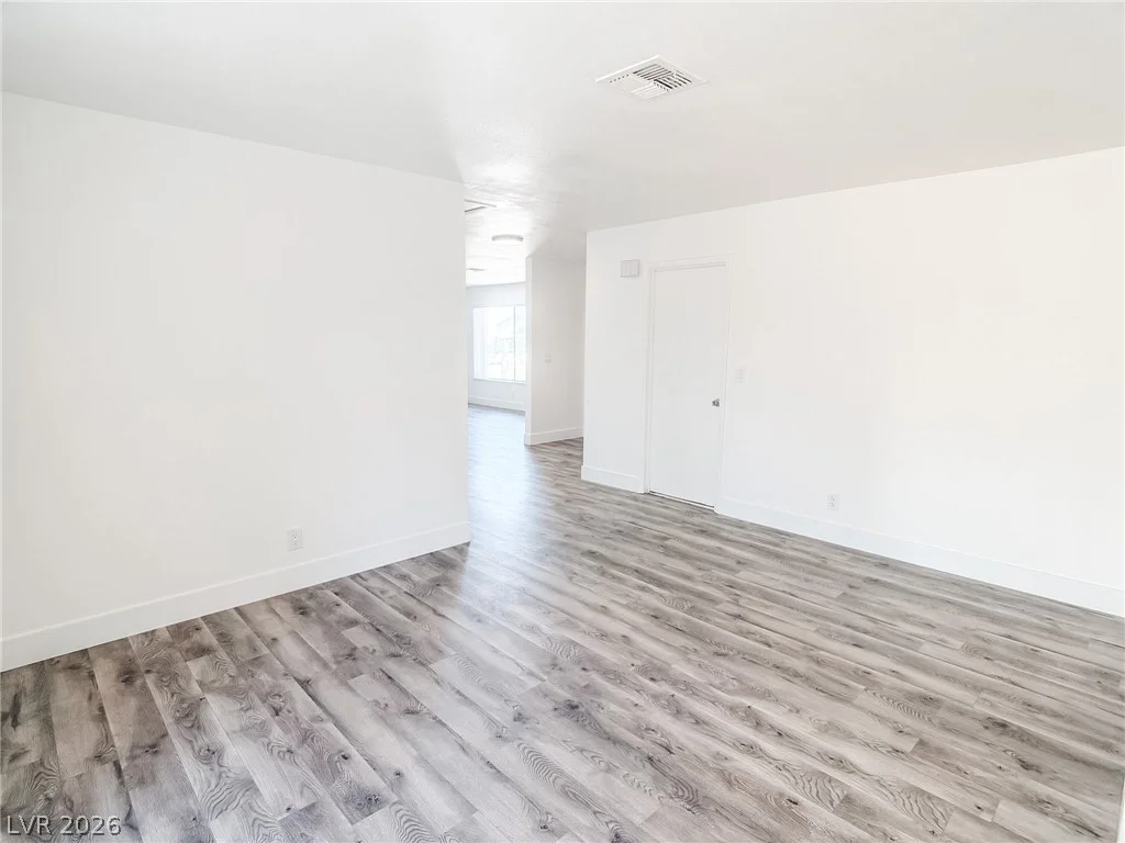 6840 Casa Linda, Las Vegas, NV 89103