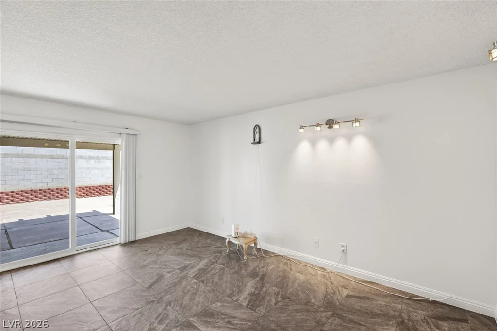 5374 Latigo, Las Vegas, NV 89119