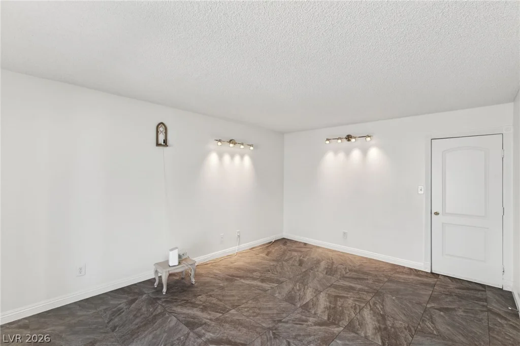 5374 Latigo, Las Vegas, NV 89119