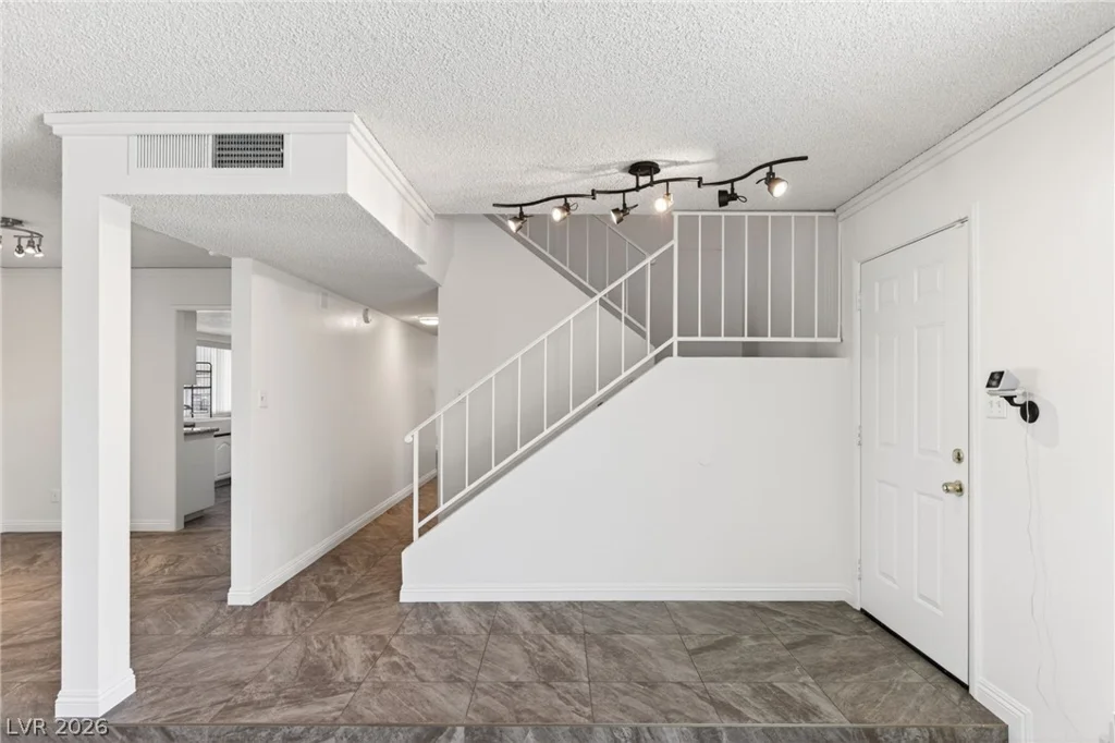 5374 Latigo, Las Vegas, NV 89119