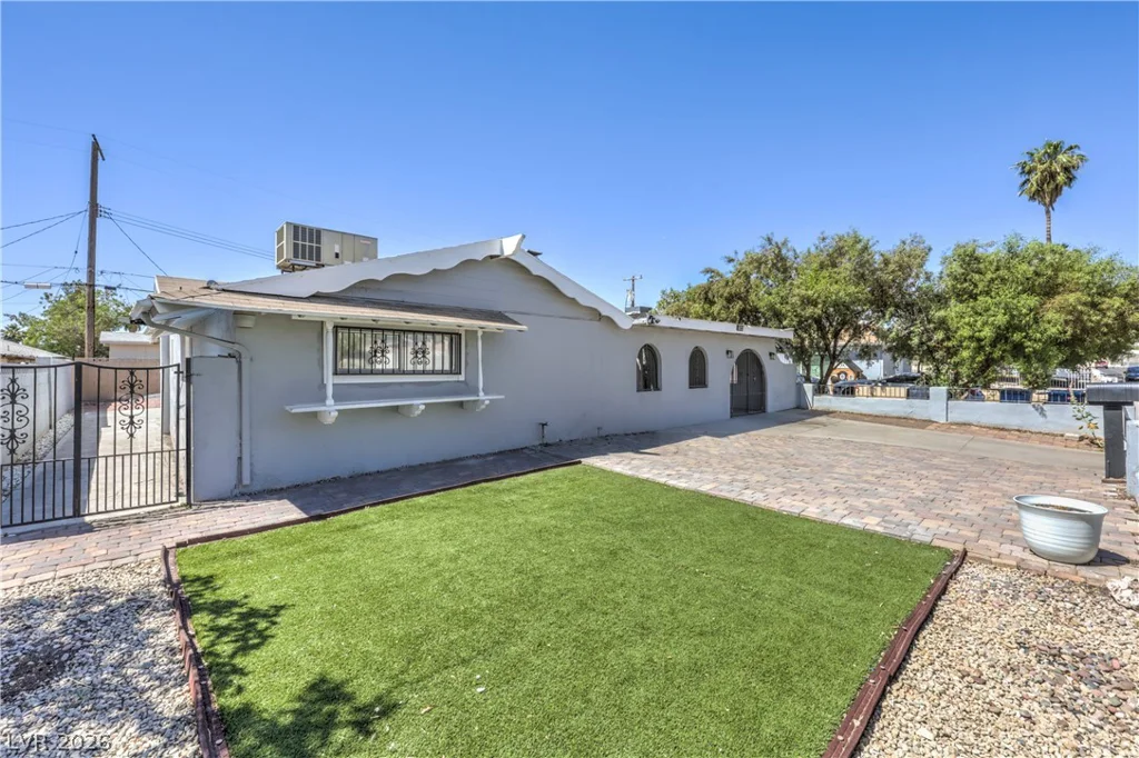 1908 Melinda, Las Vegas, NV 89101