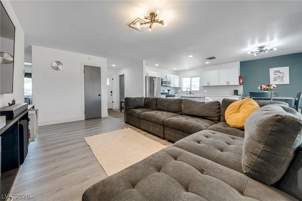 3971 Saguaro, Las Vegas, NV 89110
