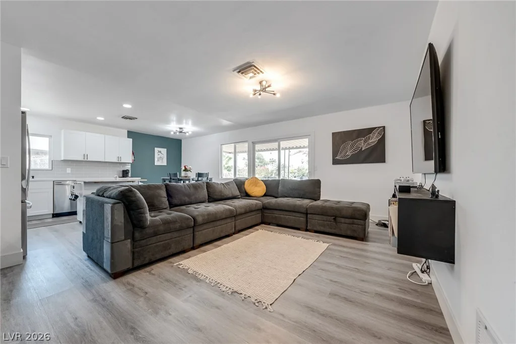 3971 Saguaro, Las Vegas, NV 89110