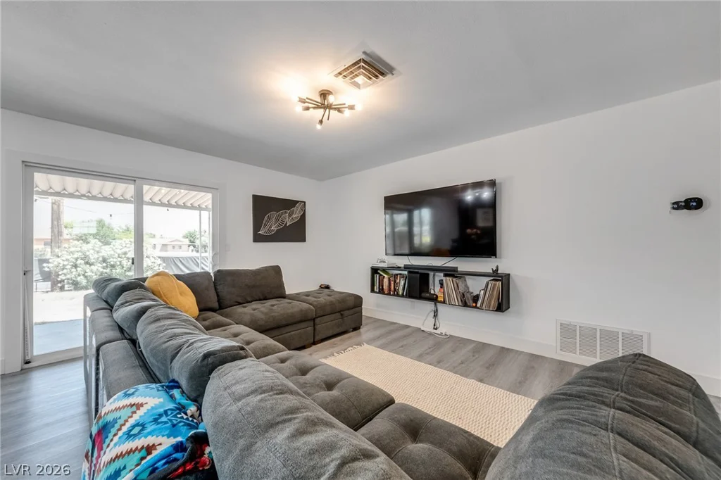 3971 Saguaro, Las Vegas, NV 89110