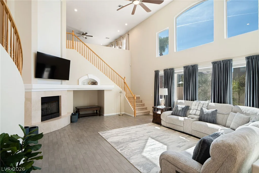 8929 Glenistar Gate, Las Vegas, NV 89143