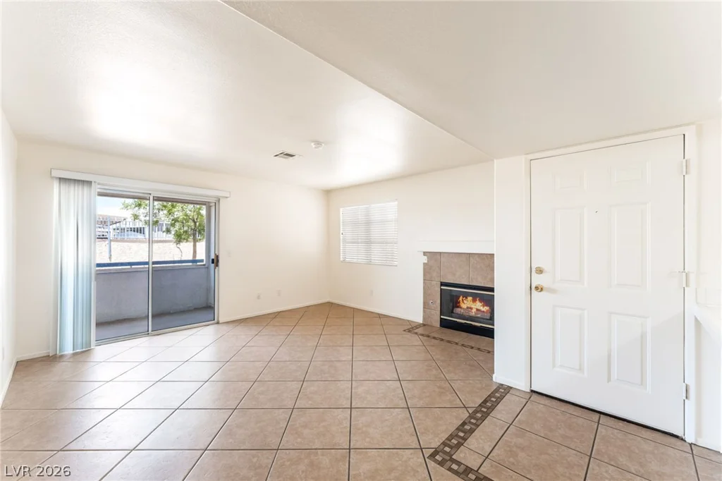 2725 Nellis, Las Vegas, NV 89121
