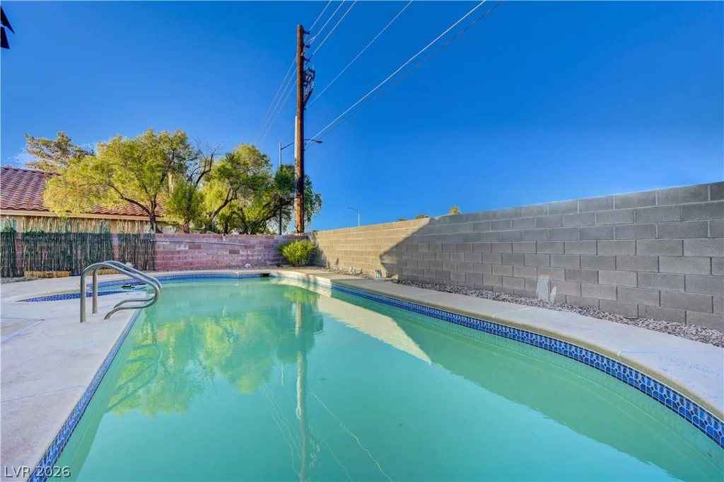 7724 Clearwood, Las Vegas, NV 89123