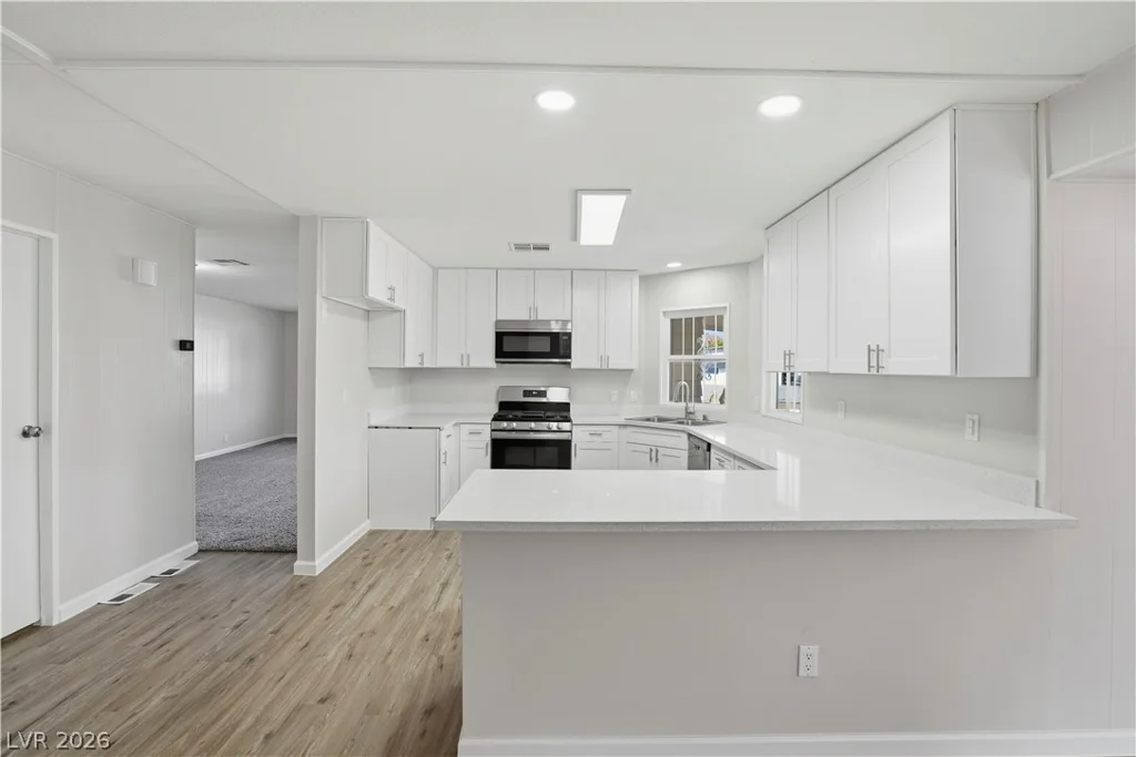 136 Sir George, Las Vegas, NV 89110