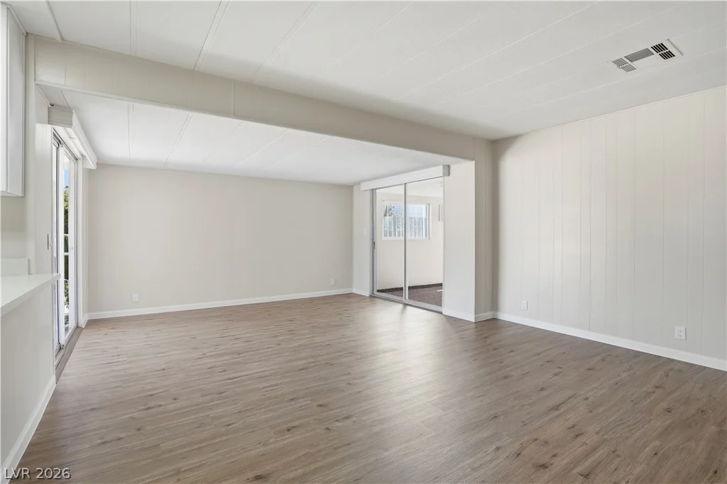 136 Sir George, Las Vegas, NV 89110