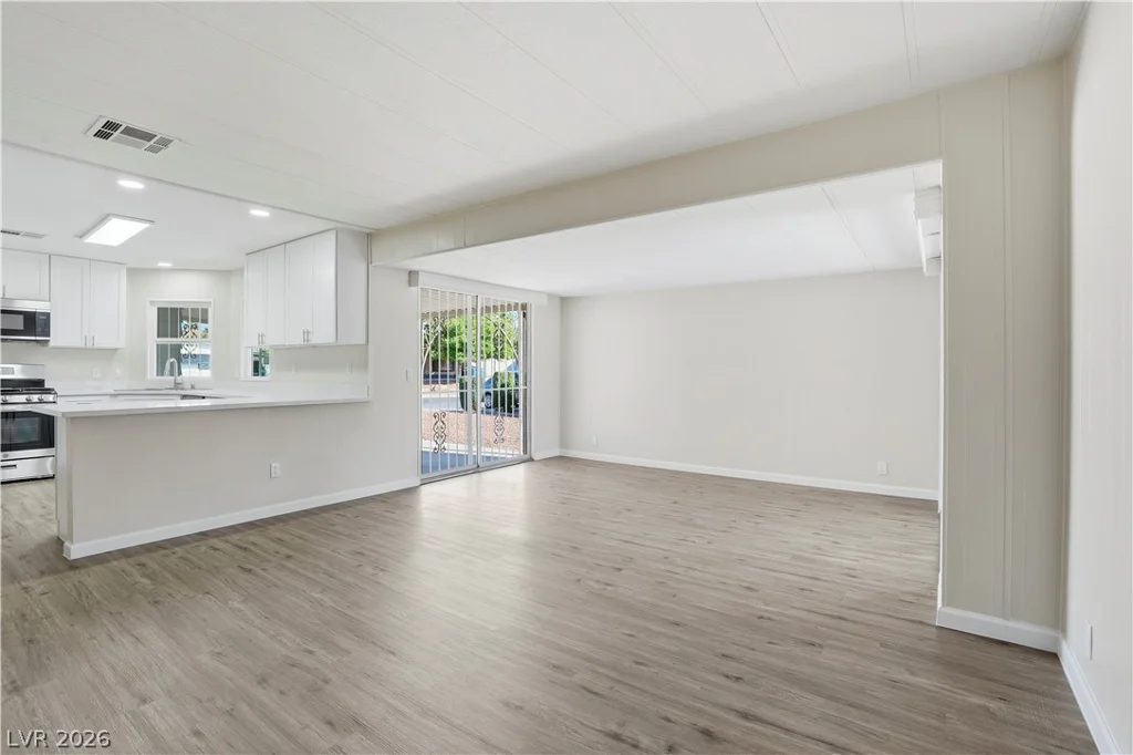 136 Sir George, Las Vegas, NV 89110