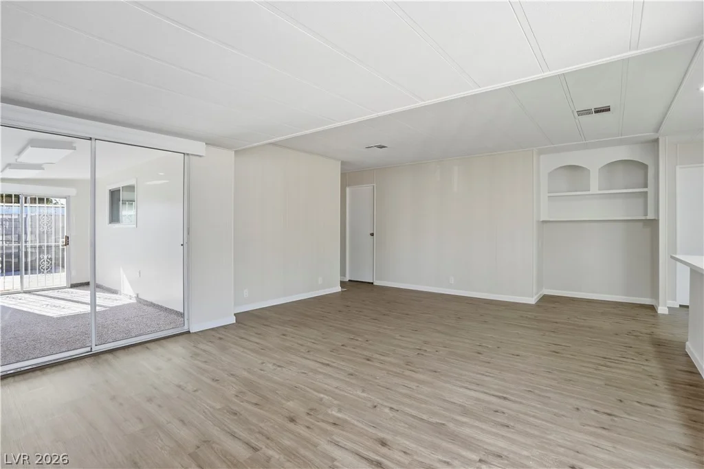 136 Sir George, Las Vegas, NV 89110