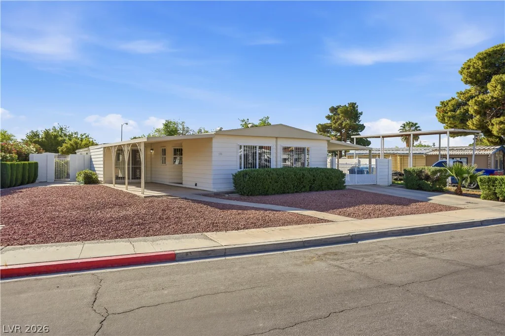 136 Sir George, Las Vegas, NV 89110