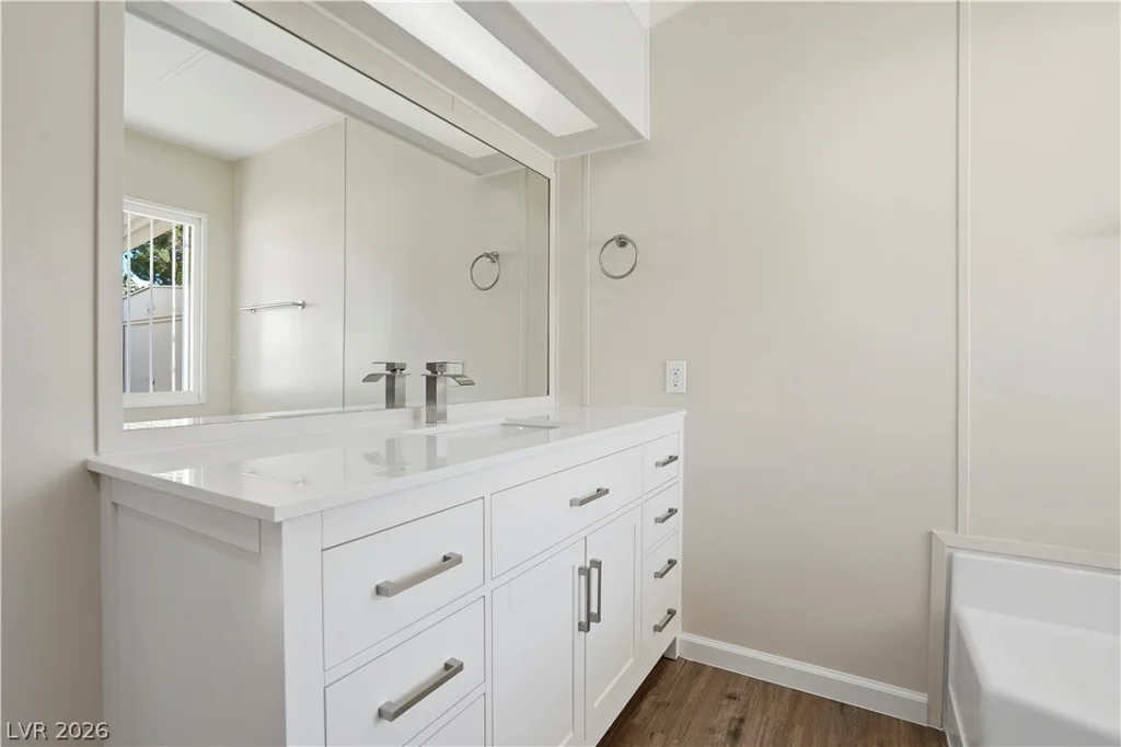 136 Sir George, Las Vegas, NV 89110