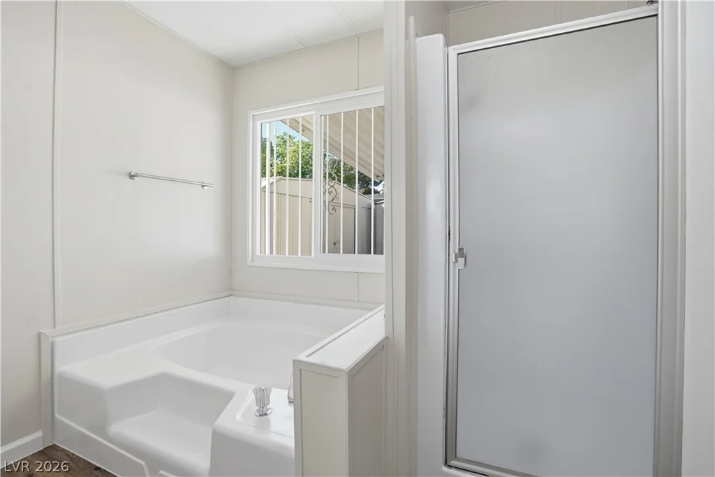 136 Sir George, Las Vegas, NV 89110