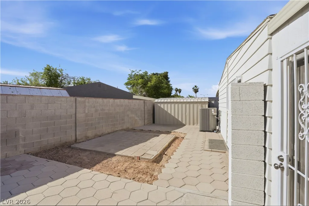 136 Sir George, Las Vegas, NV 89110