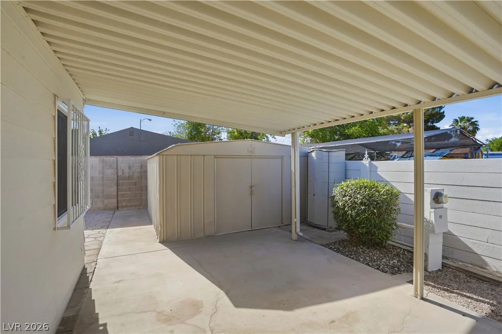 136 Sir George, Las Vegas, NV 89110