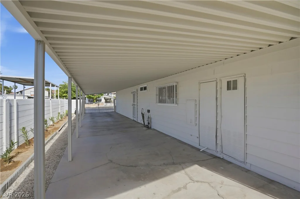 136 Sir George, Las Vegas, NV 89110
