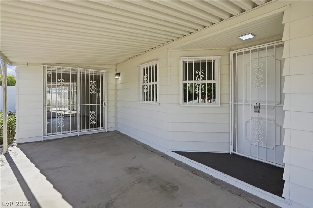 136 Sir George, Las Vegas, NV 89110