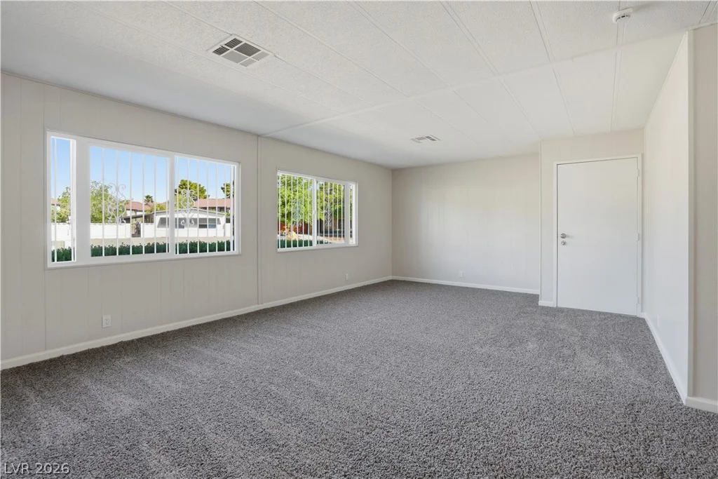 136 Sir George, Las Vegas, NV 89110