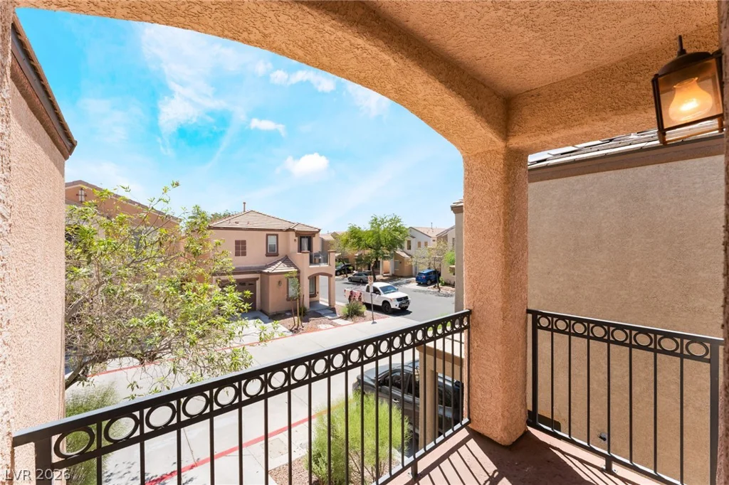 6924 Dancing Cloud, Henderson, NV 89011