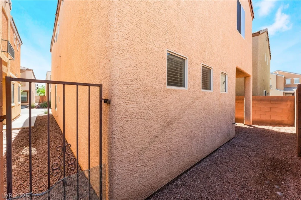 6924 Dancing Cloud, Henderson, NV 89011