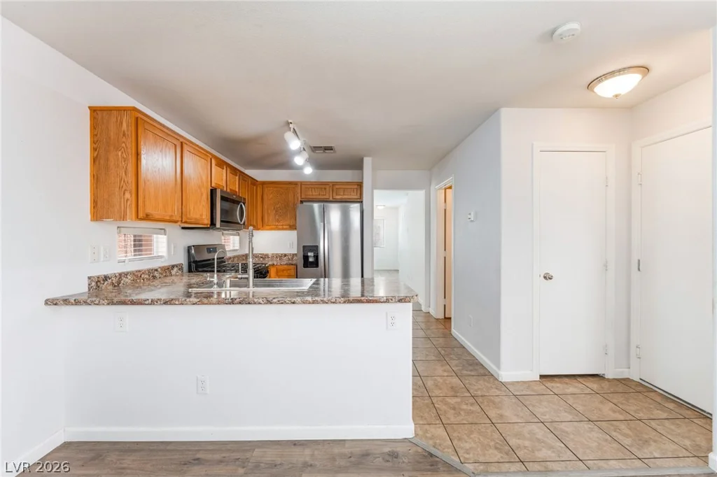 6924 Dancing Cloud, Henderson, NV 89011