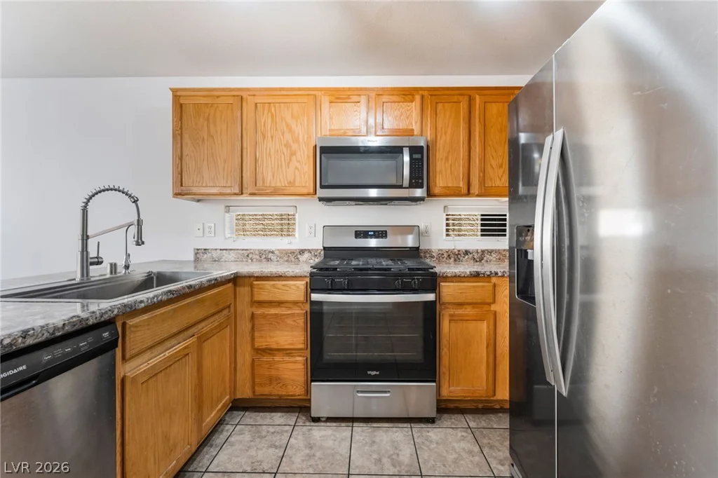 6924 Dancing Cloud, Henderson, NV 89011
