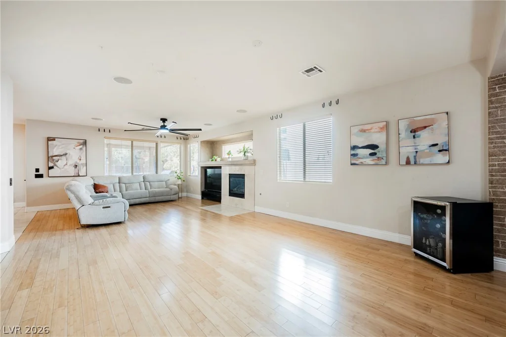 8121 Bear Clan, Las Vegas, NV 89131