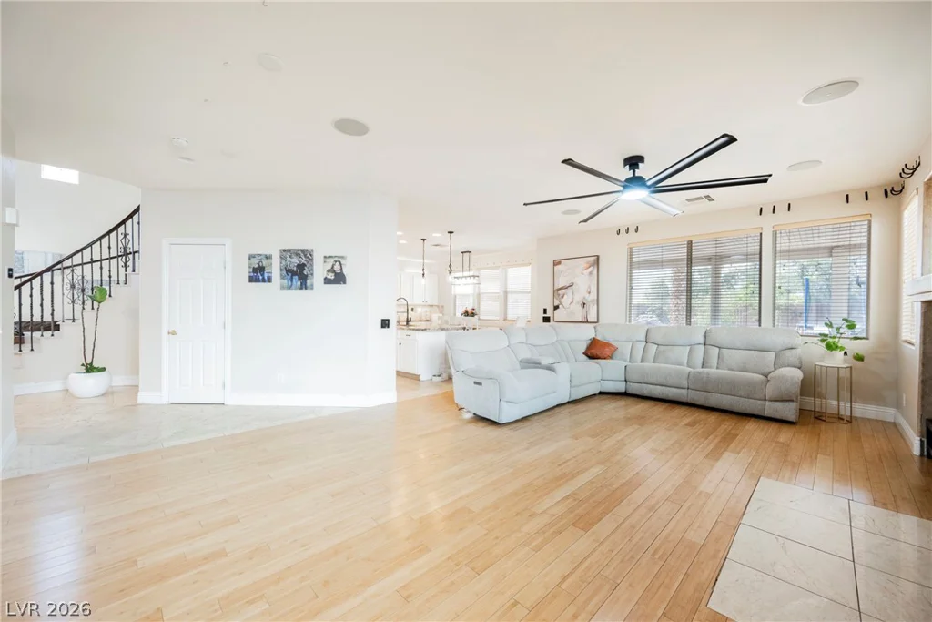 8121 Bear Clan, Las Vegas, NV 89131